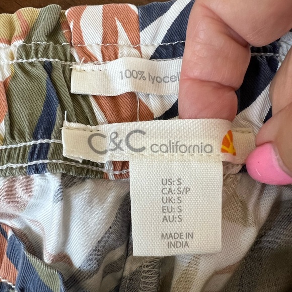 Tropical Leaf Print Women's Shorts - Picture 7 of 8